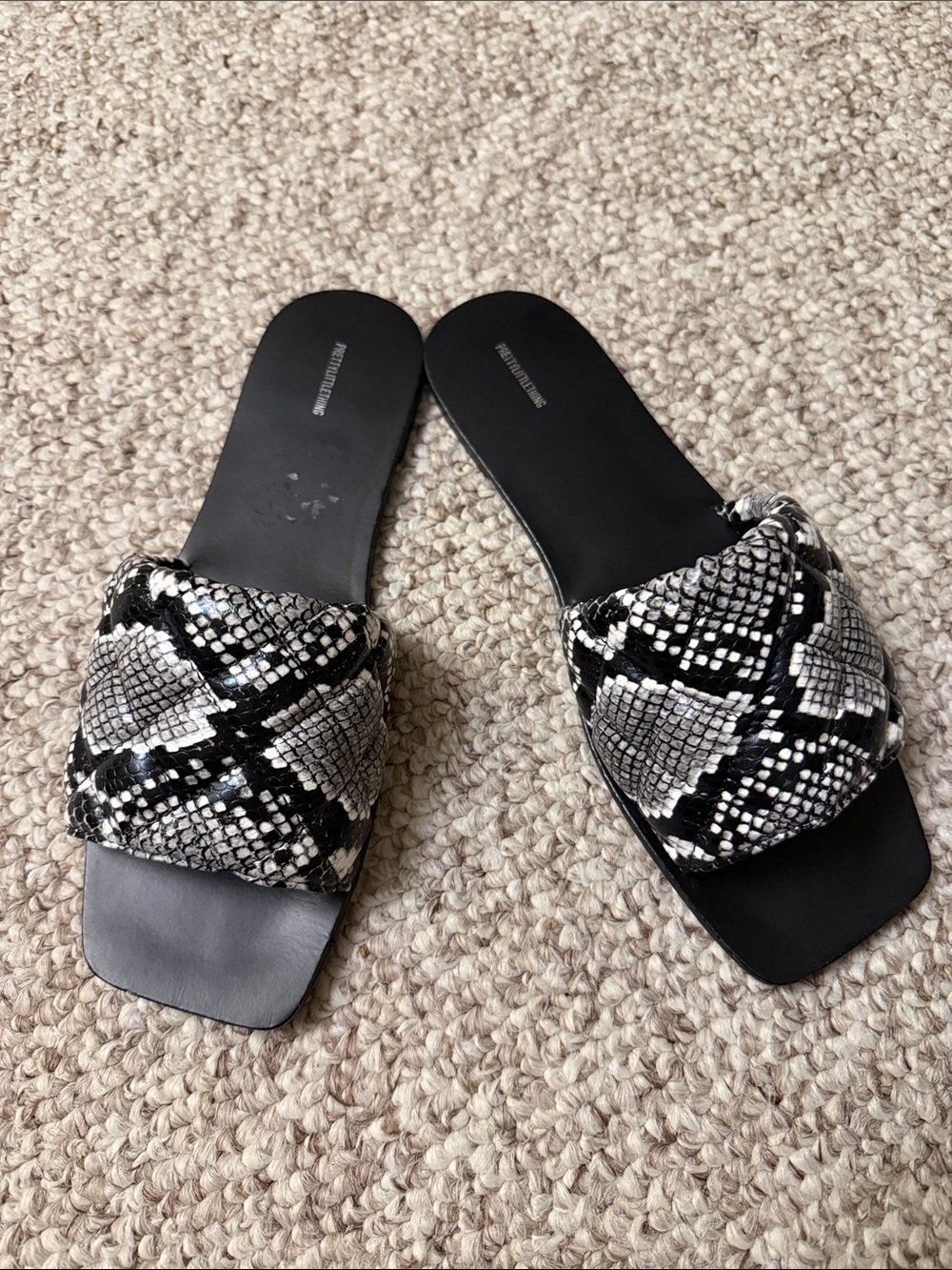 Pretty little thing Black & White Snake-Print Slide Sandals